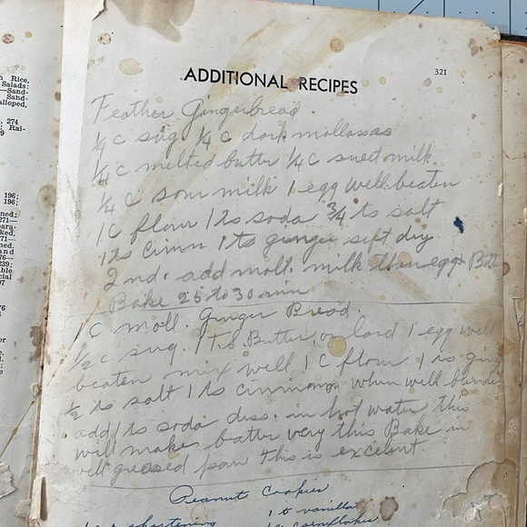 The Household Searchlight Recipe Book, by The Household Magazine 1940 - Picture 11 of 16